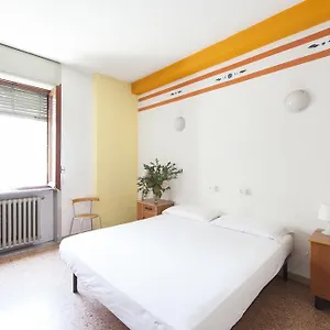  Hostal Ostellolinda Italia